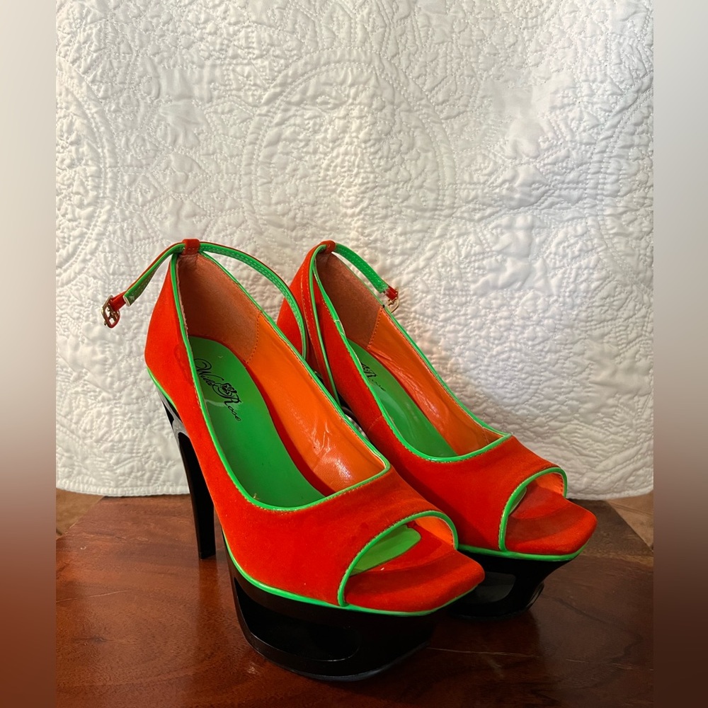 Wild Rose Contrast Heel